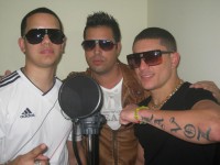 /album/fotogaleria/j-alvarez-junto-a-osmani-garcia-y-dj-conds-jpg/